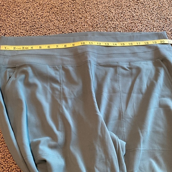 Athleta Pants Size 2X in Like New Condition - Picture 10 of 10